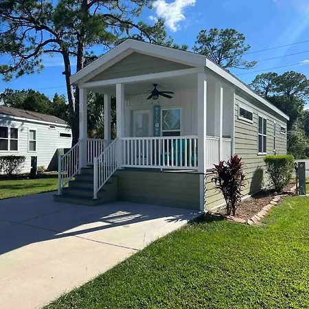Cozy Cottage Near Disney